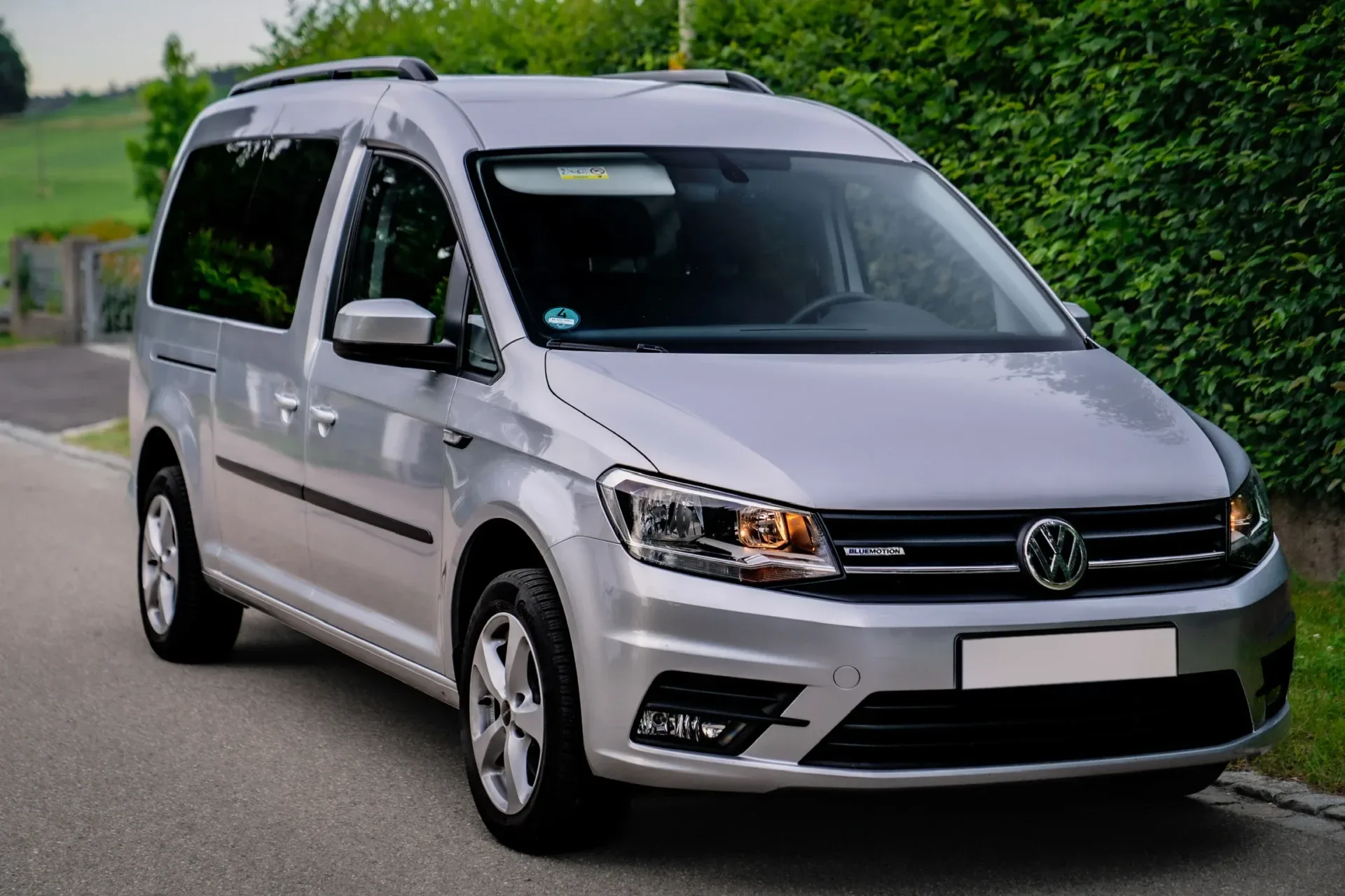 Volkswagen Caddy 1.4 TGI DSG · Erdgas (CNG) · Zahnriemen neu 04/2026 · Scheckheft lückenlos · HU bis 12/2027 · 4