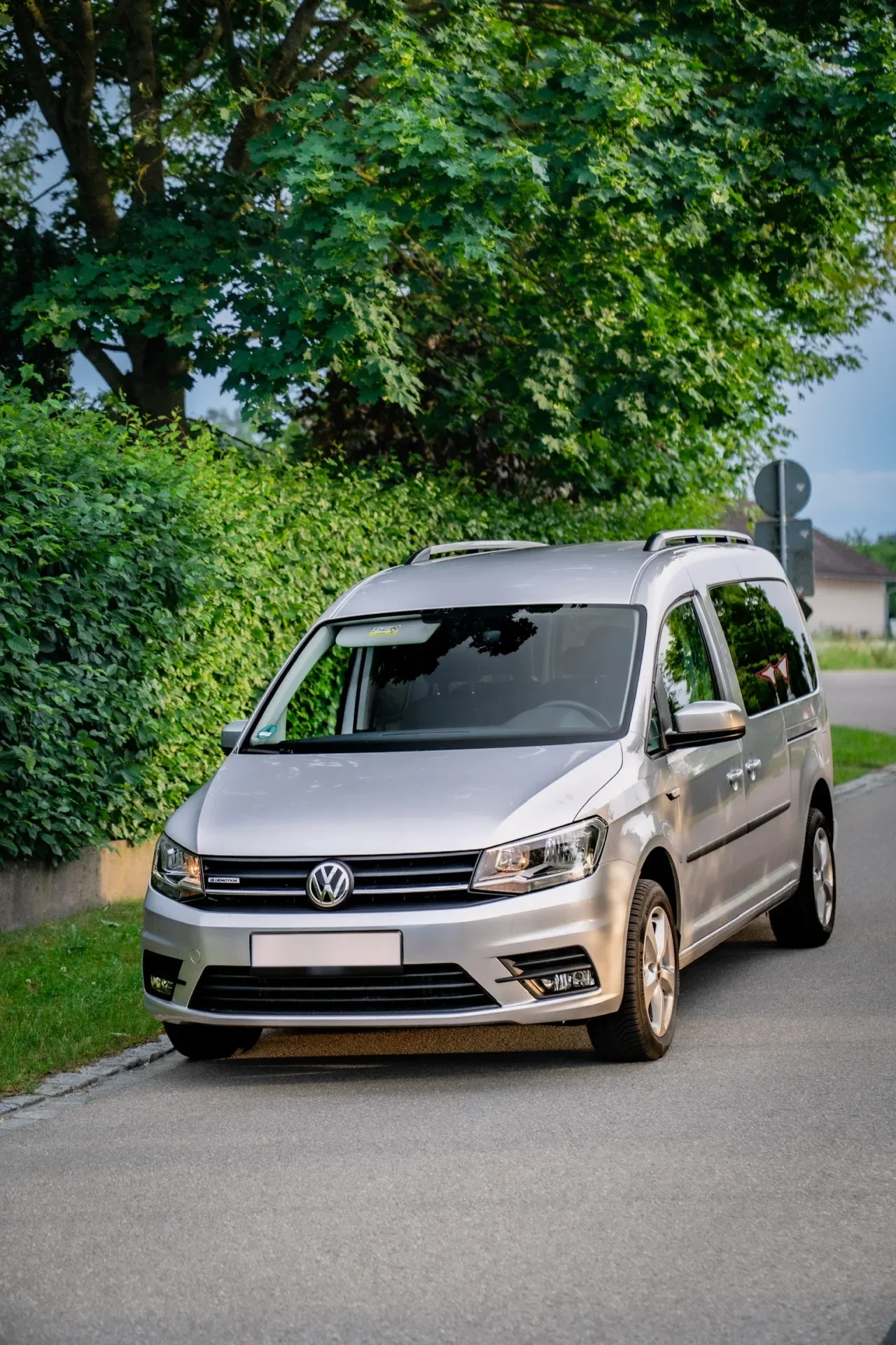 Volkswagen Caddy 1.4 TGI DSG · Erdgas (CNG) · Zahnriemen neu 04/2026 · Scheckheft lückenlos · HU bis 12/2027 · 9