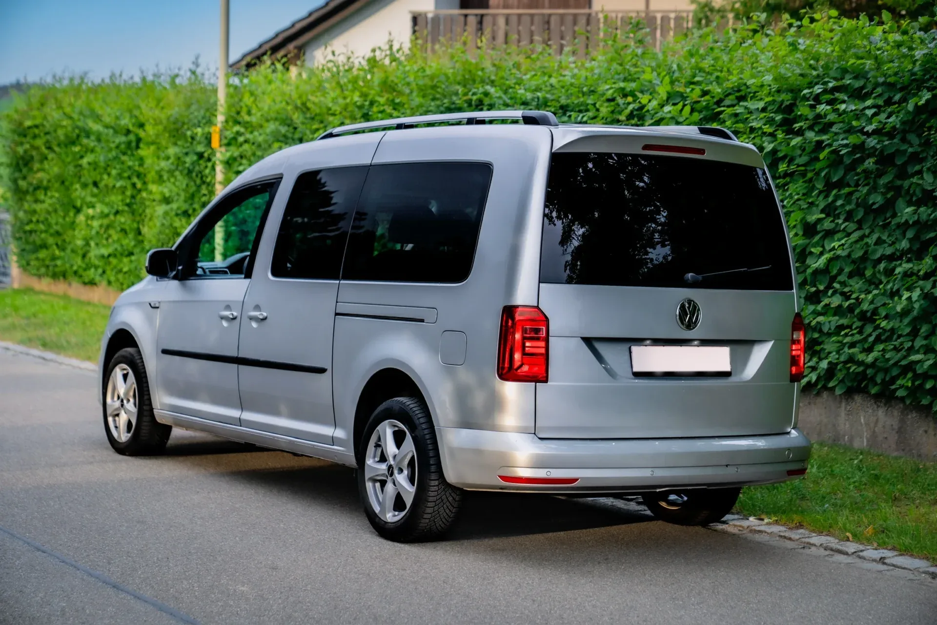 Volkswagen Caddy 1.4 TGI DSG · Erdgas (CNG) · Zahnriemen neu 04/2026 · Scheckheft lückenlos · HU bis 12/2027 · 10